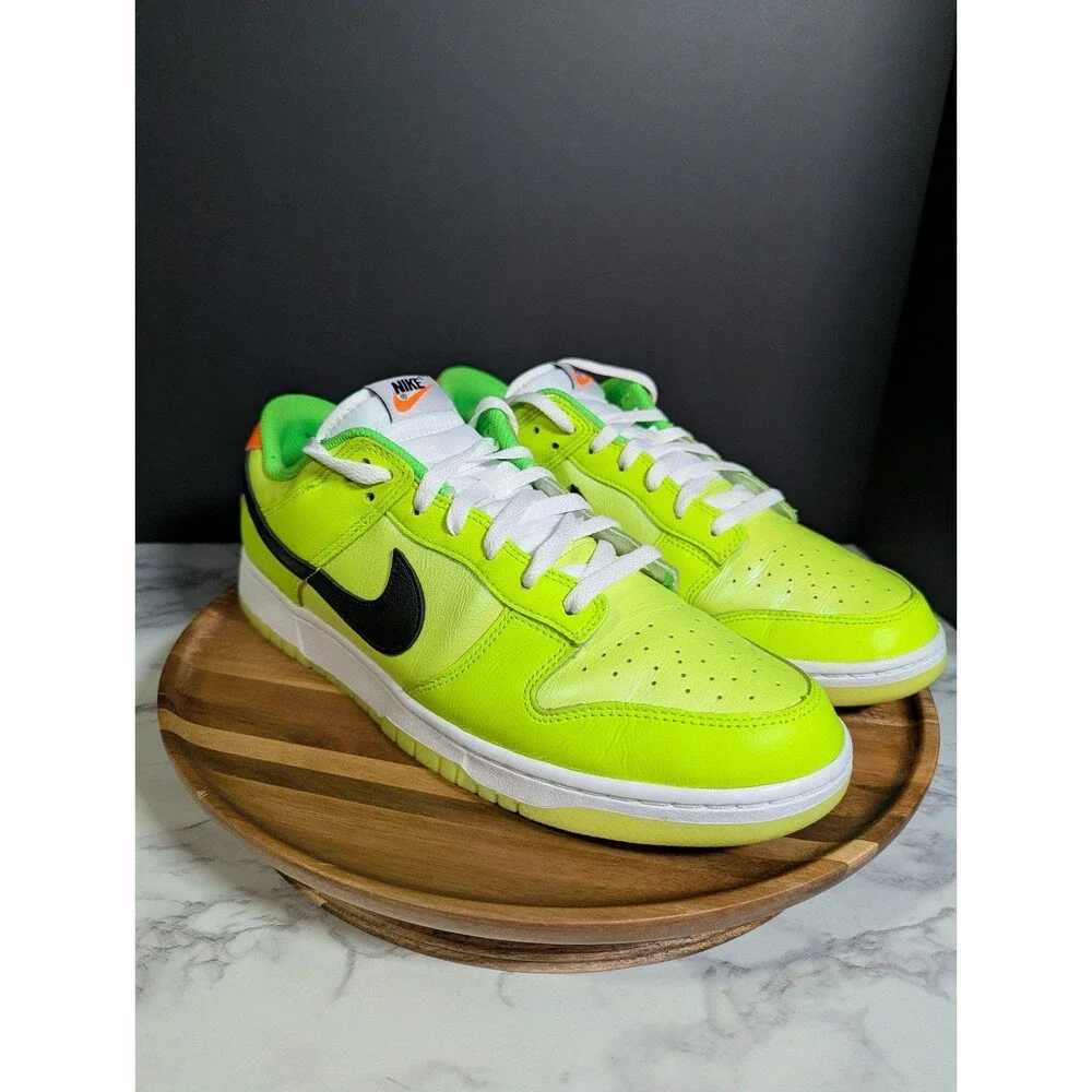 Nike DunkNike Dunk Low SE Volt Black Total Orange lFJ4610 702 Mens Size 12